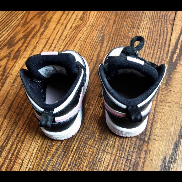 Air Jordan Retro 1 Mid Arctic Pink 4C 644507-103 - Picture 4 of 7